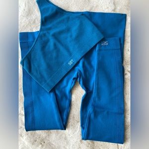 Set active seamless leggings and matching one shoulder bras
